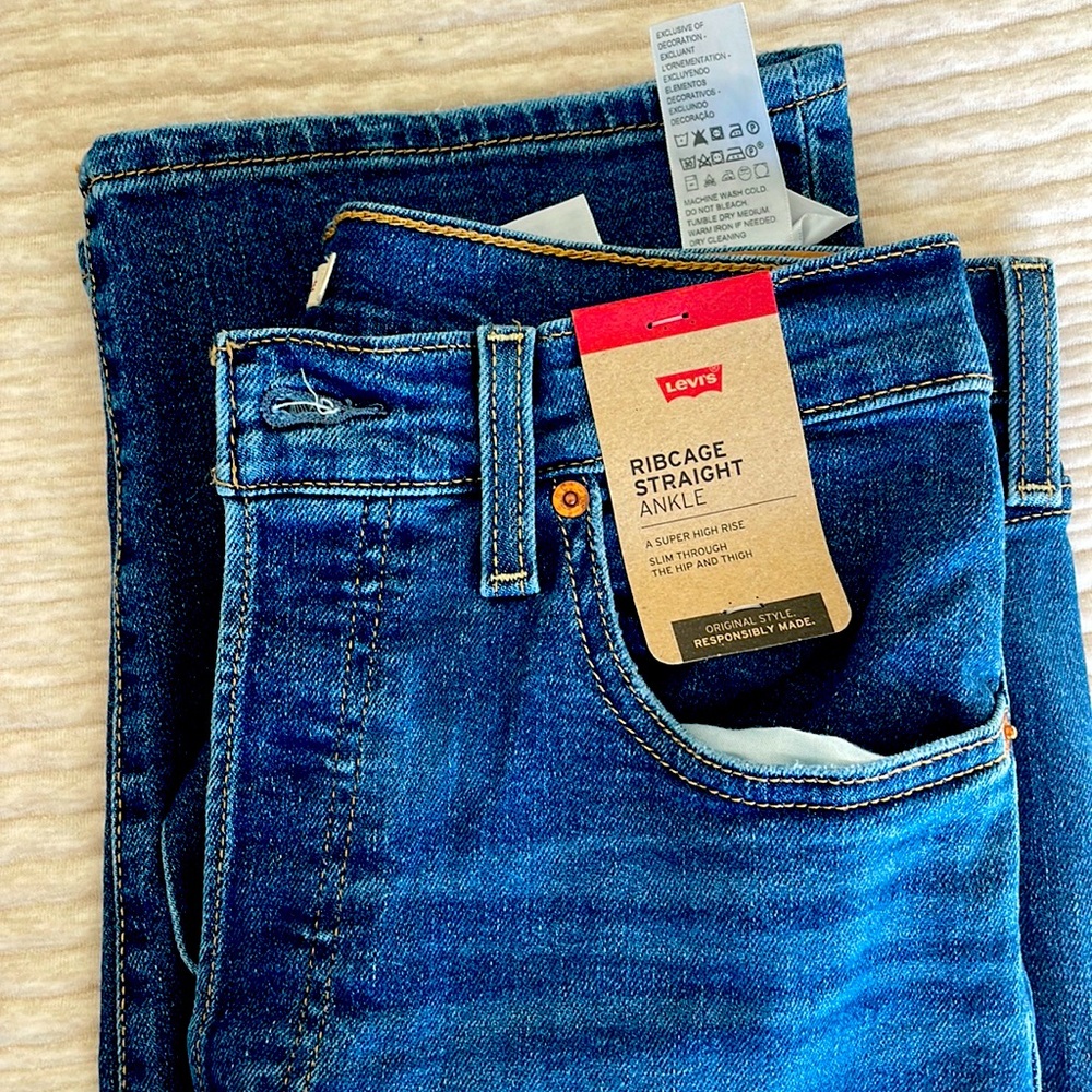 Levi’s Ribcage Straight Ankle